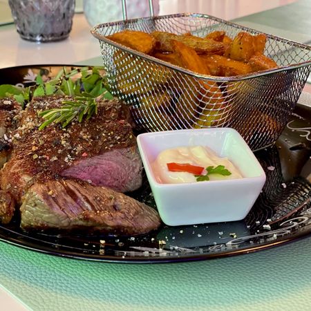 Hauptgericht Birdys Beef House