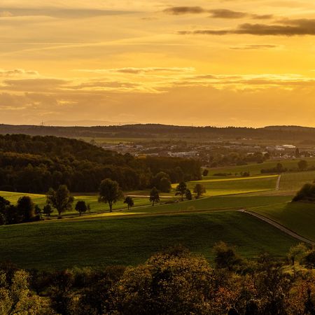 Sonnenuntergang im Land der 1000 Hügel