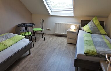 2 Bett Zimmer