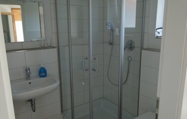 Badezimmer mit Dusche, Toilette und Waschbecken | © Neckar-Zaber-Tourismus e.V.