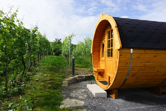 Rundes, hölzernes Schlaffass | © Neckar-Zaber-Tourismus e.V.