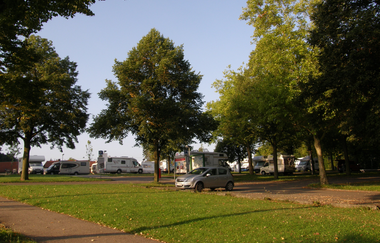 Schöner Wohnmobilstellplatz im Kurgebiet mit naheliegendem Schwimmbad und Park | Bad Rappenau | HeilbronnerLand | © BTB Bad Rappenau