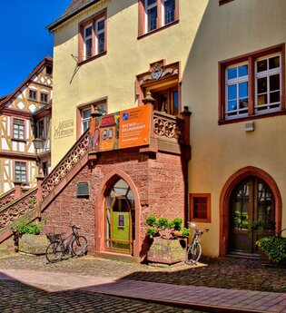 "Angebandelt - ein Date mit der Schürze" | © Grafschaftsmuseum Wertheim
