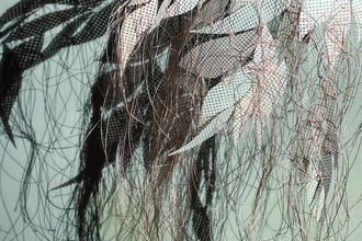 Ausstellung "Fragil-Stabil", Velia Dietz, Federnmotiv | © Velia Dietz