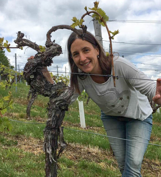 Tamara Kühner | Wildpflanzenpädagogin | im Weinberg | © Neckar-Zaber-Tourismus e.V.