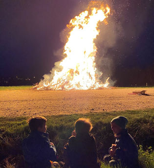 Geführte Wanderung zum Osterfeuer | © Rothenburg Tourismus Service