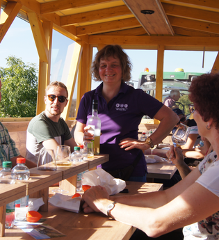 Weinbergrundfahrten Hoffmann | Planwagen- und Weinbergrundfahrten | HeilbronnerLand | © Winzerhof am Schlierbach