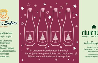 Glühweinfest im historischen Innenhof des Weinguts