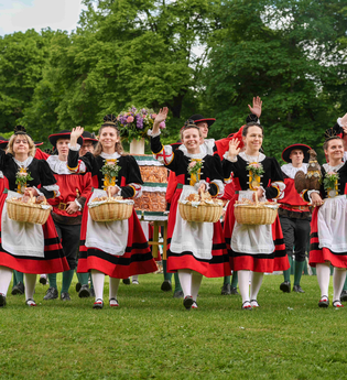 Kuchen- und Brunnenfest | © Michael Kuehneisen