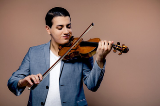 Kurensemble & Friends mit Sandro Roy