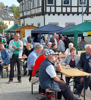 Naturparkmarkt Kürnbach mit verkaufsoffenem Sonntag, Schwarzriesling-Kerwe und Kunsthandwerkermarkt | © Naturpark Stromberg-Heuchelberg