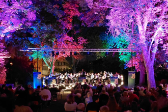 Stadtgartenfest Osterburken bei Nacht mit beleuchteter Kulisse | © Stadt Osterburken