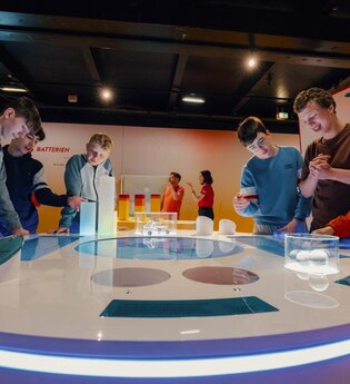 Tourstopp der MS Wissenschaft in Eberbach | © Ilja C. Hendel / Wissenschaft im Dialog