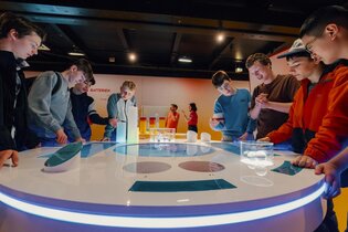 Tourstopp der MS Wissenschaft in Eberbach | © Ilja C. Hendel / Wissenschaft im Dialog