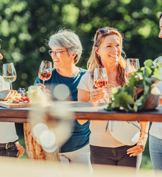 Weinausschank am Mönchsbergsee | HeilbronnerLand | © Touristikgemeinschaft HeilbronnerLand