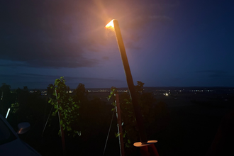 Fackel in den Weinbergen