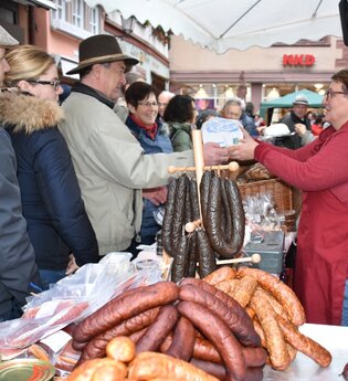 Wertheimer Bauernmarkt mit verkaufsoffenem Sonntag | © Stadt Wertheim