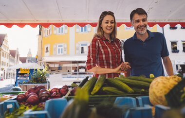 Erkundung auf dem Wochenmarkt Bad Mergentheim | © PHILIPPREINHARD.COM