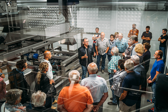 Weinblicke - die kleine Weinprobe mit Kellerführung ist ein echtes Highlight! | © Privatkellerei Rolf Willy