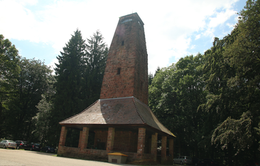 "Weißer Stein" - Aussichtsturm und Höhengaststätte (548 m) in Dossenheim | © Landratsamt Rhein-Neckar-Kreis