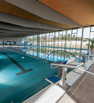 AQUAtoll Sportbad - Innenansicht 50-Meter-Becken | © Stadt Neckarsulm
