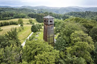 Steinknickle mit Aussichtsturm, Grill- & Rastplatz | Wüstenrot-Neuhütten | HeilbronnerLand | © Touristikgemeinschaft HeilbronnerLand