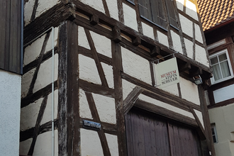 Museum in der Stiftsscheuer: Weinbau – Küfer- und Wagnerhandwerk