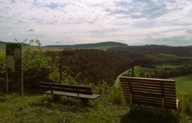Ort des Glücks - AUSSICHTSPUNKT SATZENBERG | © Liebliches Taubertal