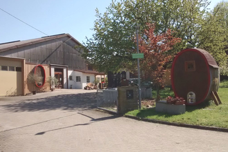 Hof | Saisongaststätte Mönchsberghof Schneider | Brackenheim-Dürrenzimmern | © NZT