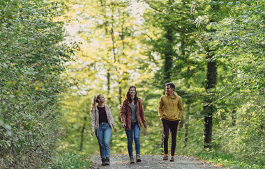 Wanderer im Wald | © Touristikgemeinschaft HeilbronnerLand e.V.