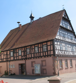 Historisches Rathaus Eschelbach mit Fachwerk | © Stadt Sinsheim