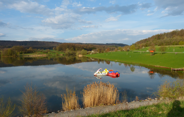Rollstuhlwanderweg am Stausee Ehmetsklinge | © Land der 1000 Hügel - Kraichgau-Stromberg