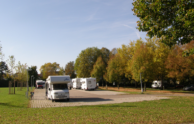 Schöner Wohnmobilstellplatz im Kurgebiet mit naheliegendem Schwimmbad und Park | Bad Rappenau | HeilbronnerLand | © BTB Bad Rappenau
