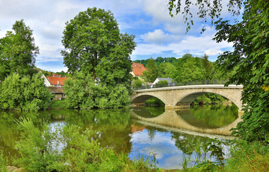 Die Weinbaugemeinde Dörzbach liegt idyllisch im Jagsttal auf der Etappe des Württemberger Weinradwegs. | © Touristikgemeinschaft Hohenlohe, Künzelsau / Andi Schmid