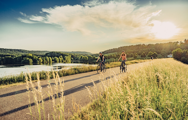 Radfahren entlang der Ehmetsklinge | © Touristikgemeinschaft HeilbronnerLand e.V.